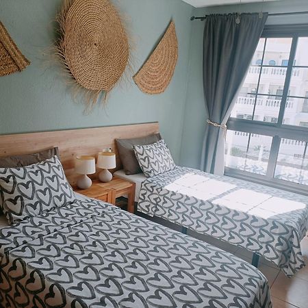 Greatly Located Apartment With Heated Pool, Los Cristianos Los Cristianos  Eksteriør bilde