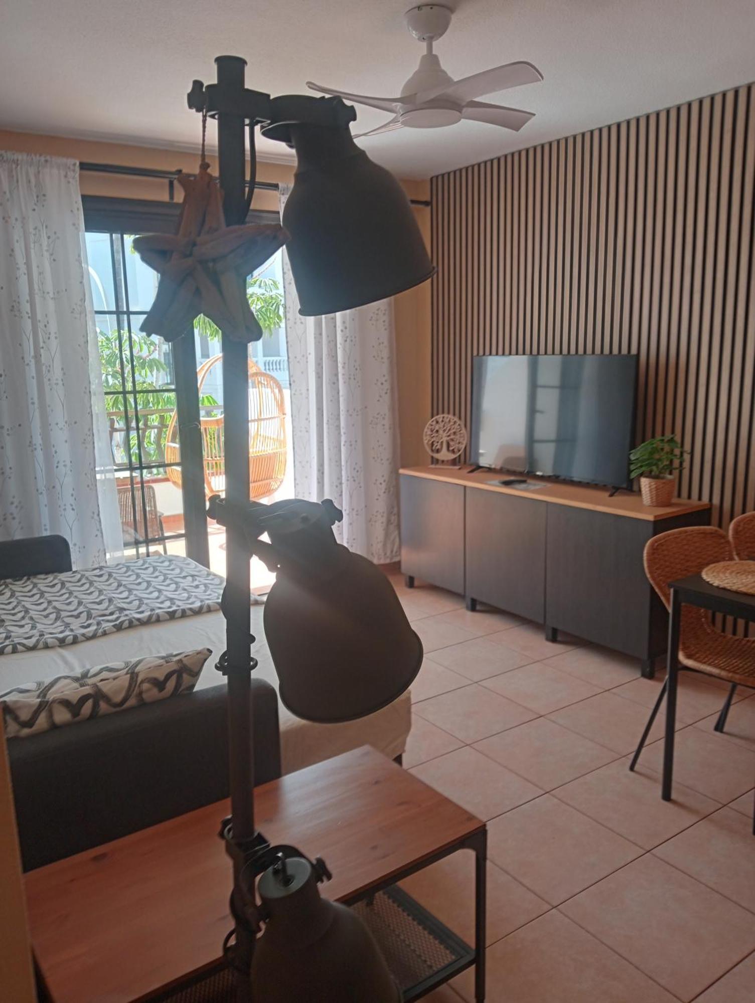 Greatly Located Apartment With Heated Pool, Los Cristianos Los Cristianos  Eksteriør bilde