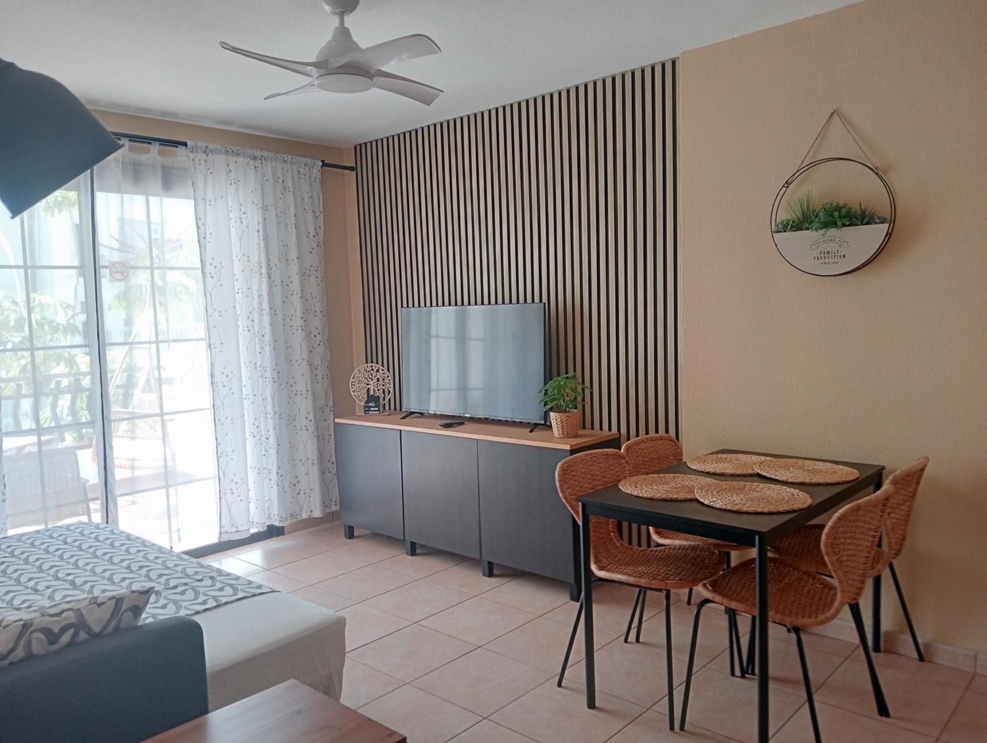 Greatly Located Apartment With Heated Pool, Los Cristianos Los Cristianos  Eksteriør bilde