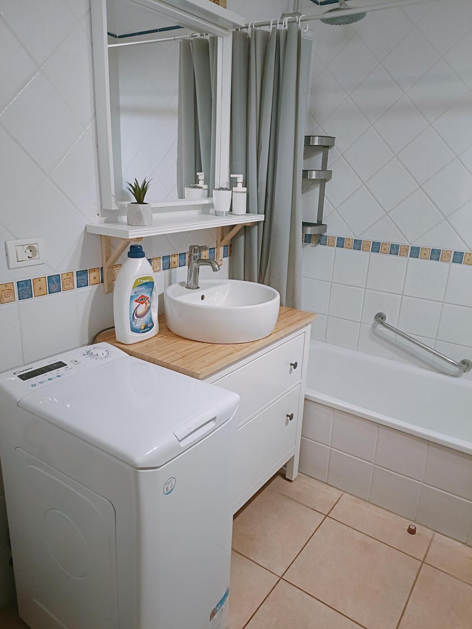 Greatly Located Apartment With Heated Pool, Los Cristianos Los Cristianos  Eksteriør bilde